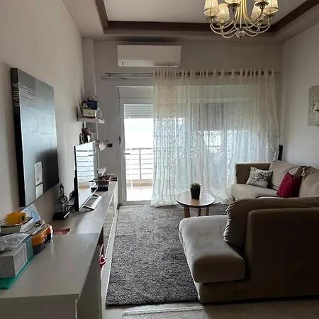 Chris Luxury ساراندا